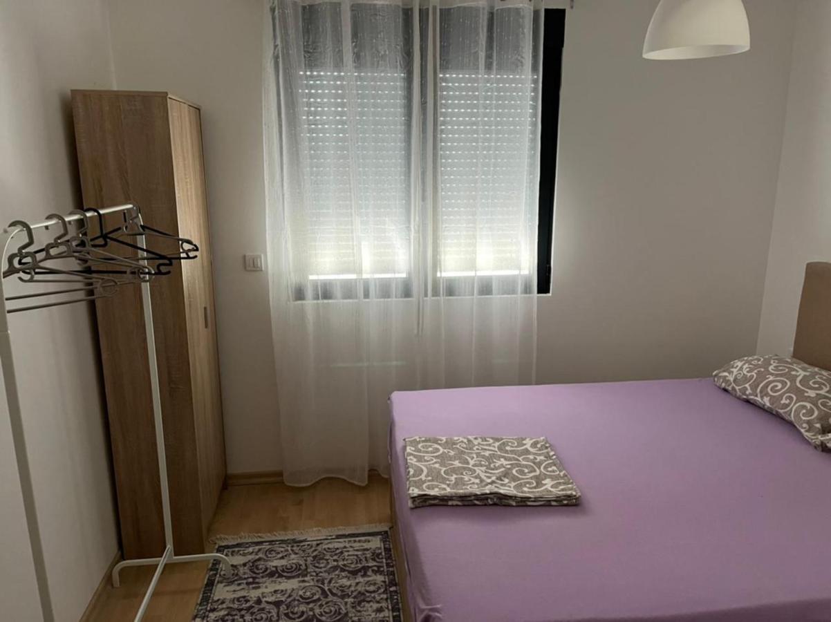 Lovely Pink Flat Apartment Podgorica Bagian luar foto